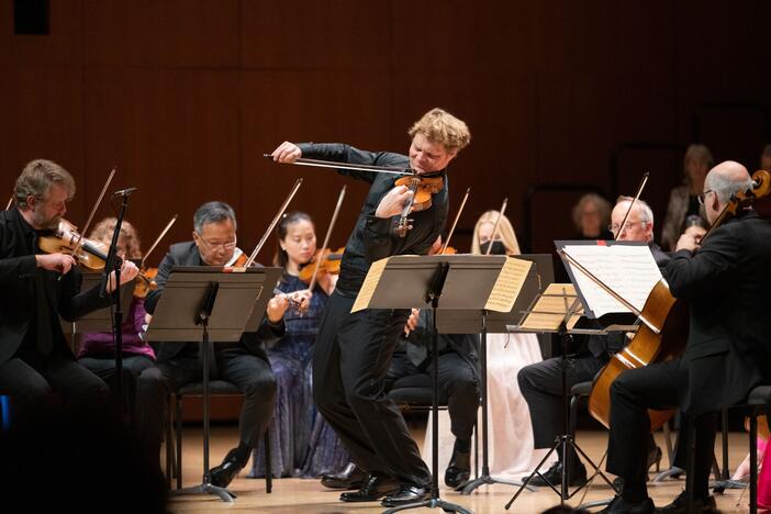 Violinist David Coucheron and Atlanta Symphony colleagues
