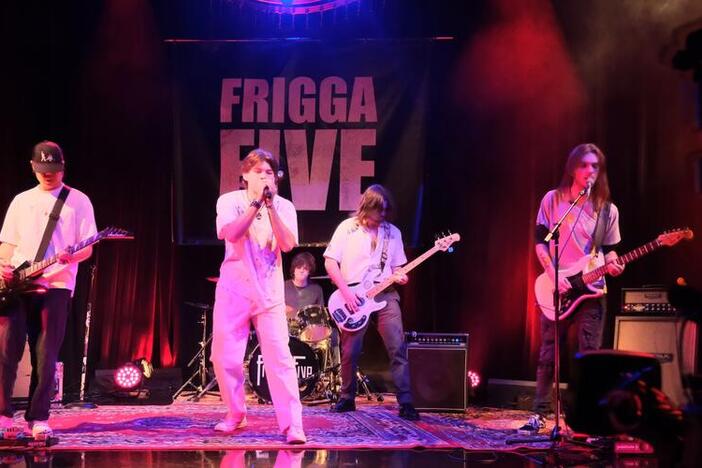 The band Frigga Five performing on Peach Jam.
