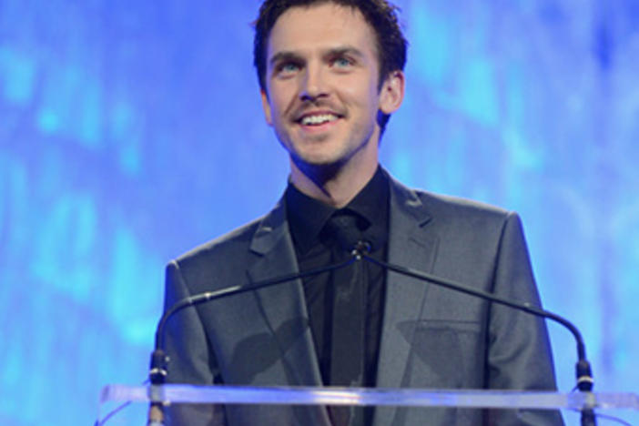 Dan Stevens sports his darker and scruffier look at the 24th Annual GLAAD Media Awards. Courtesy http://www.zimbio.com/photos/
