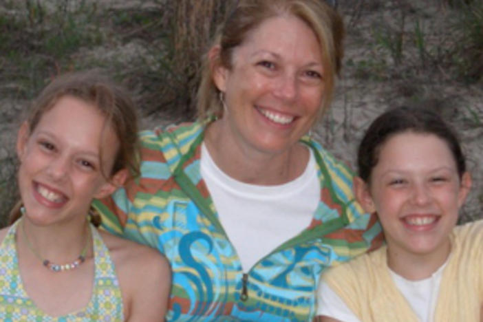 Dawn Killenberg, part-time freelancer and full-time mom, savors the    fun and the exhaustion of summer vacation with her twins.