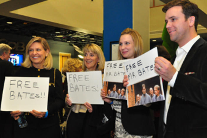 Fans chant "Free Bates" at the Downton Abbey premiere gala.