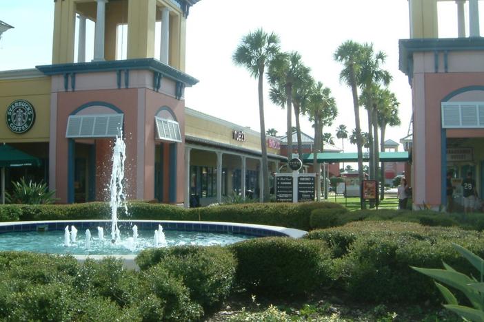 Atlanta Developer Ben Carter, who built the Mall of Georgia, is moving forward with a large mall project near Savannah