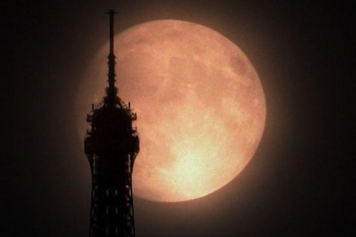 Supermoon over Paris on May 5, 2012.  Photo: Flickr user VegaStar Carpentier.