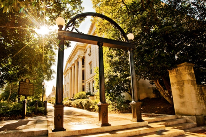 UGA and Merial win the Phoenix Award for their collaberation in animal health care and human health care innovations.