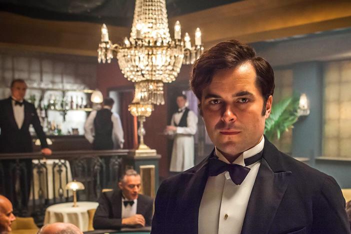 See an exclusive preview of the Season 3 finale.