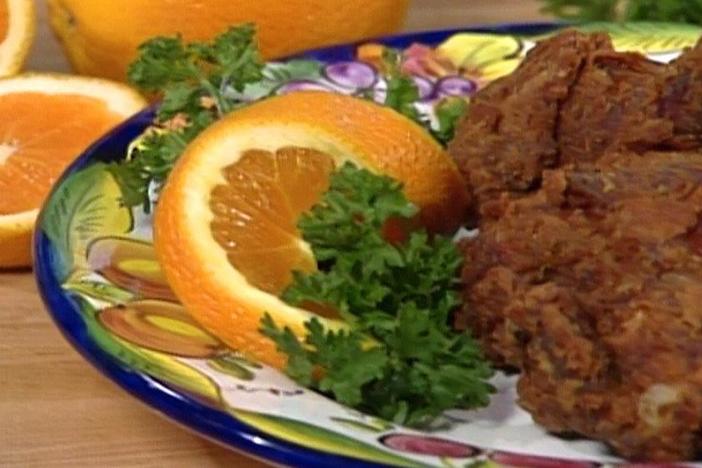 New Orleans Chef Leah Chase shows the best way to make fried chicken. 