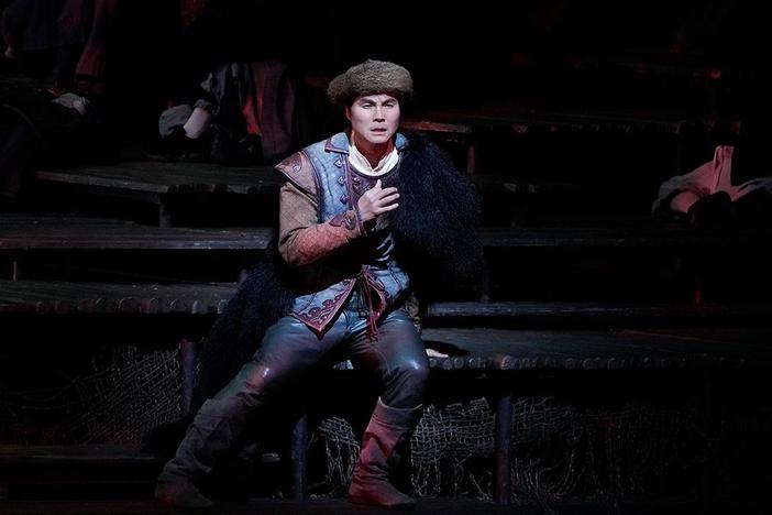 Yonghoon Lee sings "Nessun dorma" in "Turandot."