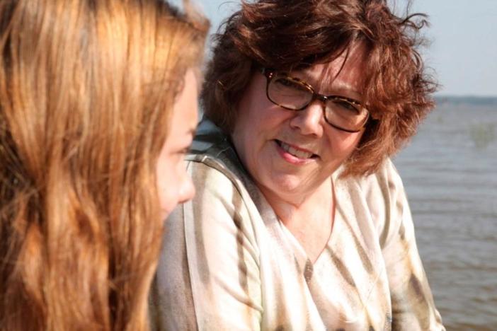 Lindy starts a journey looking for the 11 jurors with whom she sentenced a man to death.