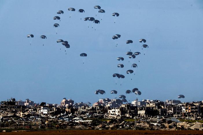 News Wrap: Gazans scramble for food airdropped from U.S. and Jordan