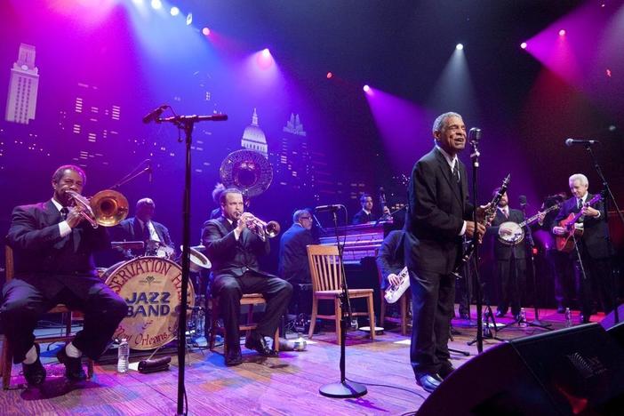 Preservation Hall Jazz Band perform "I'll Fly Away"