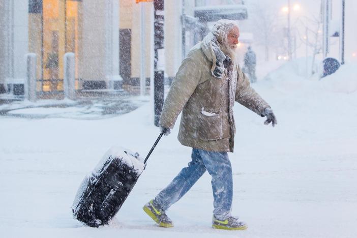 Arctic weather enveloping Midwest blamed for at least 8 deaths