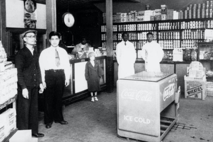 How do Chinese grocers in the Jim Crow South complicate America’s binary paradigm of race?
