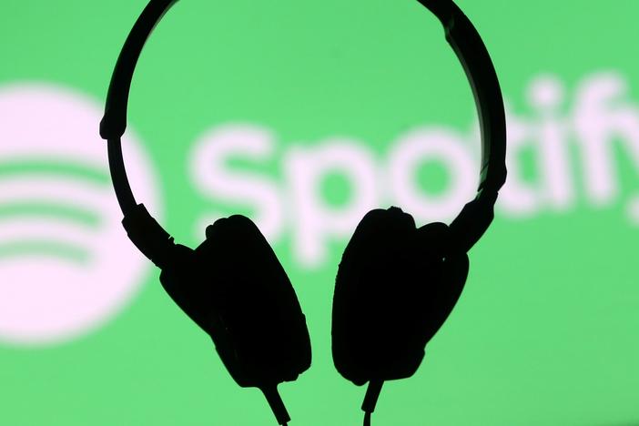 Spotify purges R. Kelly from playlists with new ‘hateful conduct’ policy