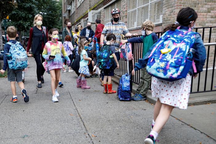 News Wrap: NYC public schools to open Jan. 3 with expanded testing