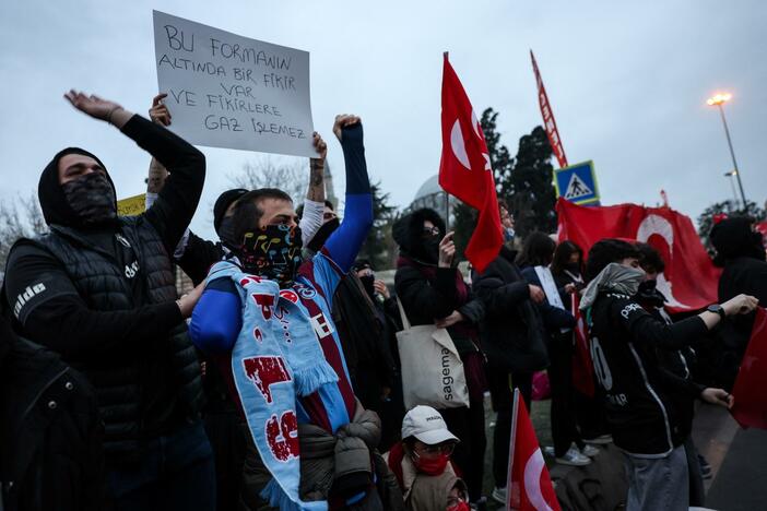 News Wrap: Turkey police crack down on protests that erupted after arrest of Erdogan rival