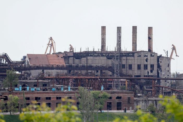 Ukrainian fighters leave Mariupol steel plant