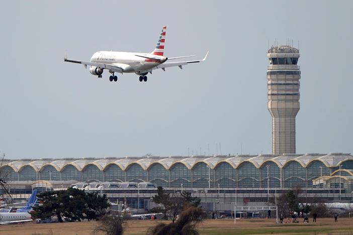 Air safety measures are 'unraveling' due to shutdown, says air traffic union