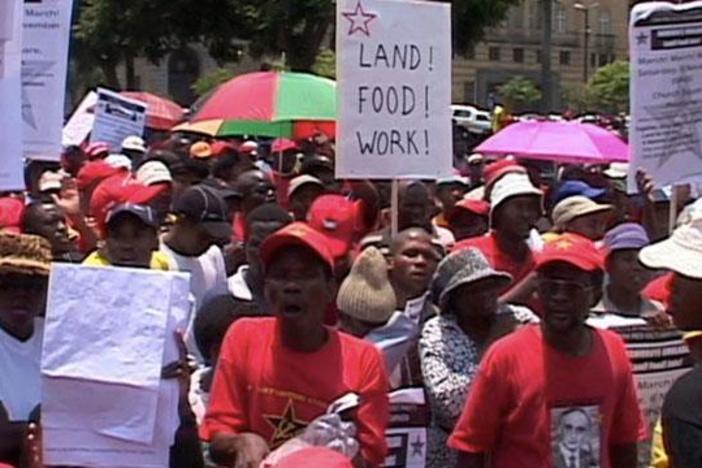 "Promised Land" investigates the divisive conflict over land reform in South Africa.