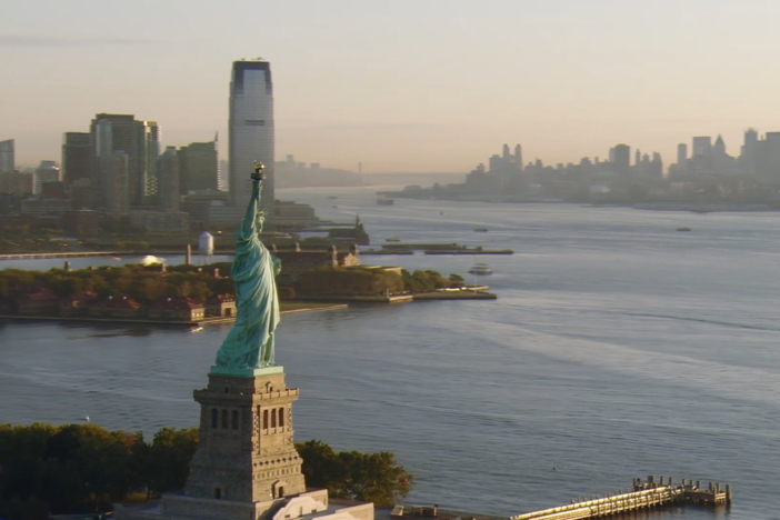 David Rubenstein asks Professor Ed Berenson why Lady Liberty is a symbol of America.