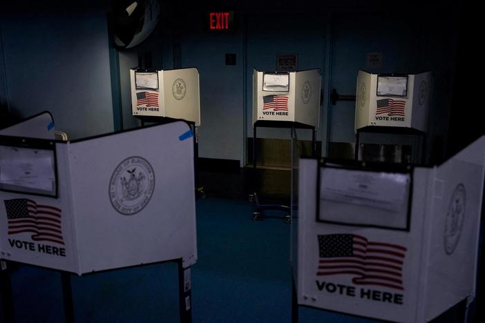 How split-ticket voters could decide control of Congress