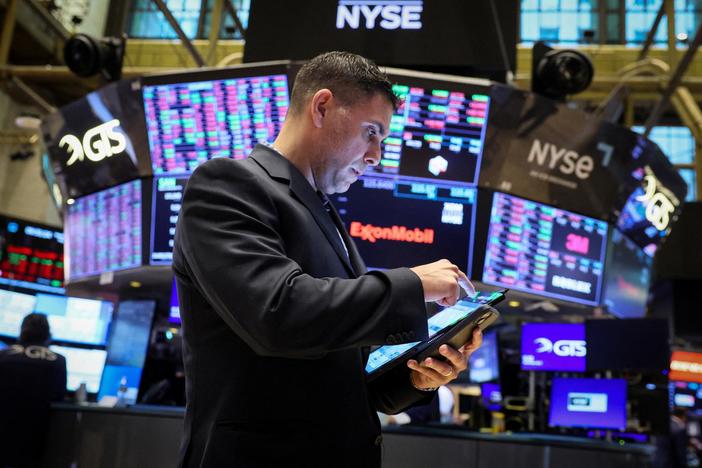 What's behind the historic stock market highs and how it relates to the overall economy