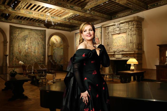 Experience the beloved American soprano perform arias by Puccini and more.
