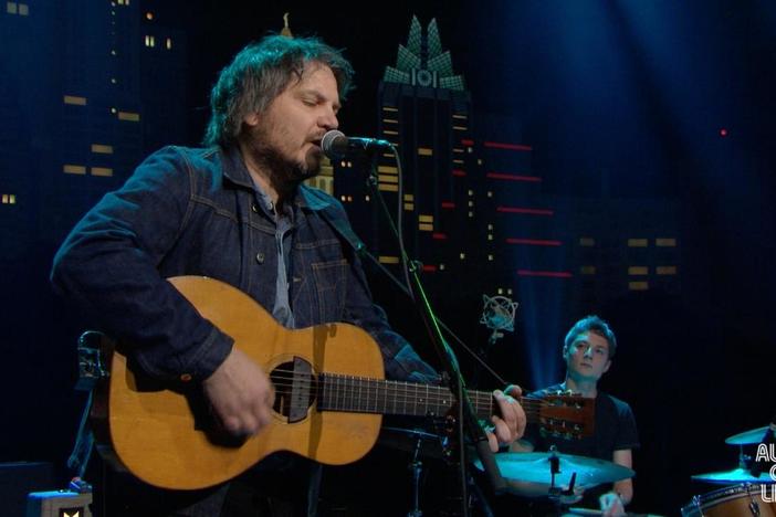 Tweedy performs "New Moon" on Austin City Limits.