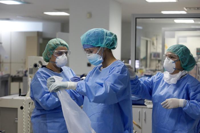 After 'cutthroat' global competition for PPE, U.S. seeks to make more at home