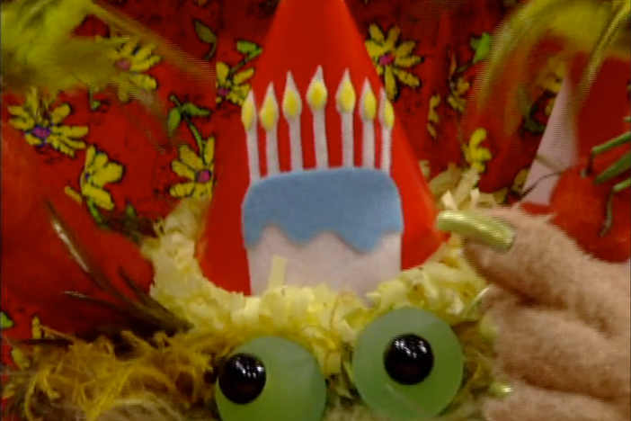 Misunderstandings threaten to ruin the Monster's (el Monstruo) birthday.