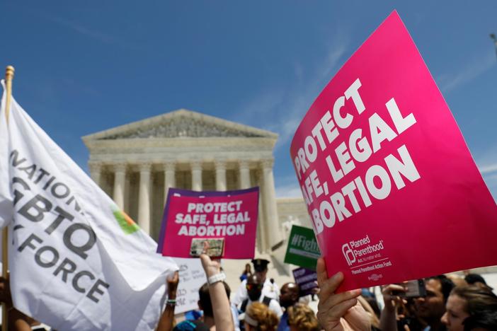 Report gives an inside look at how the Supreme Court overturned Roe v. Wade