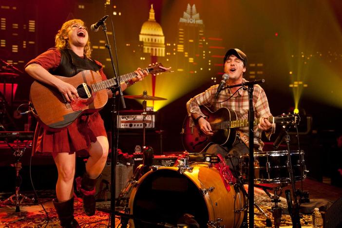 South Carolina's Shovels & Rope performs "Gasoline" from its LP O' Be Joyful.