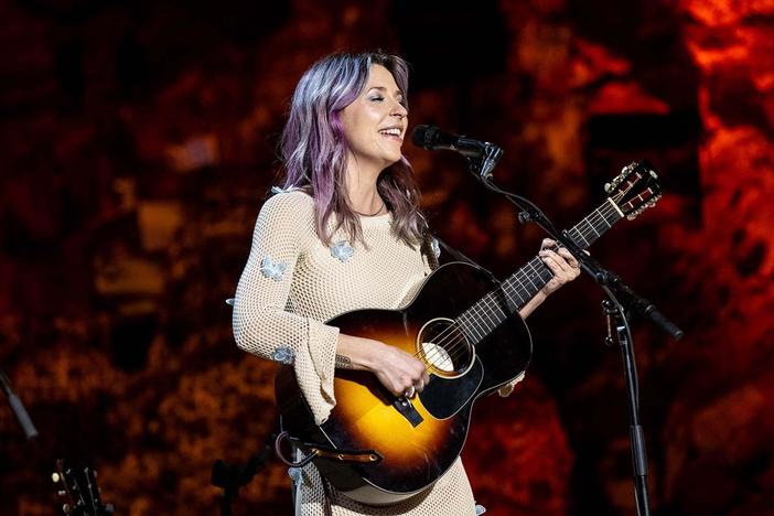 Lindsay Lou masterfully combines progressive Americana and folk with bluegrass roots.
