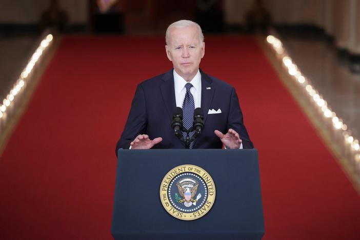 Biden calls for new gun laws amid ongoing debate in Congress