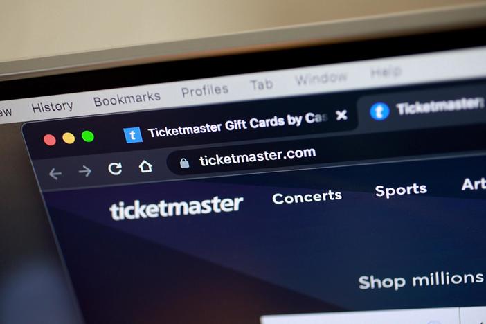 Senators question Ticketmaster over monopoly concerns, botched Taylor Swift ticket sale