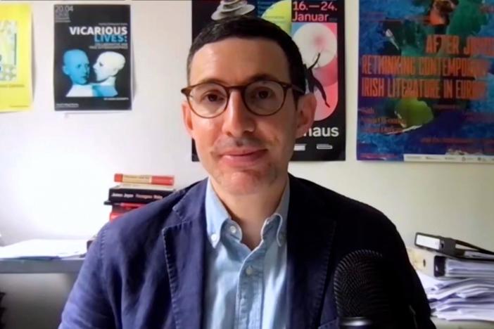 Joshua Yaffa joins the show