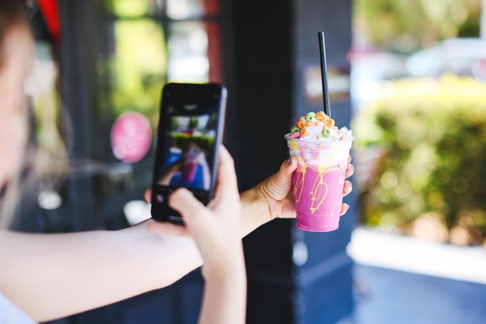 How ‘thinly veiled’ social media ads are influencing what we eat and drink