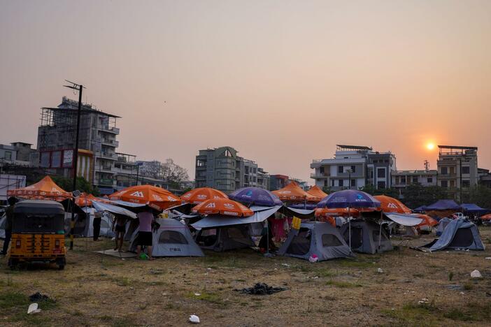 After quake, aid groups warn Myanmar has overwhelming need for food, water and health care