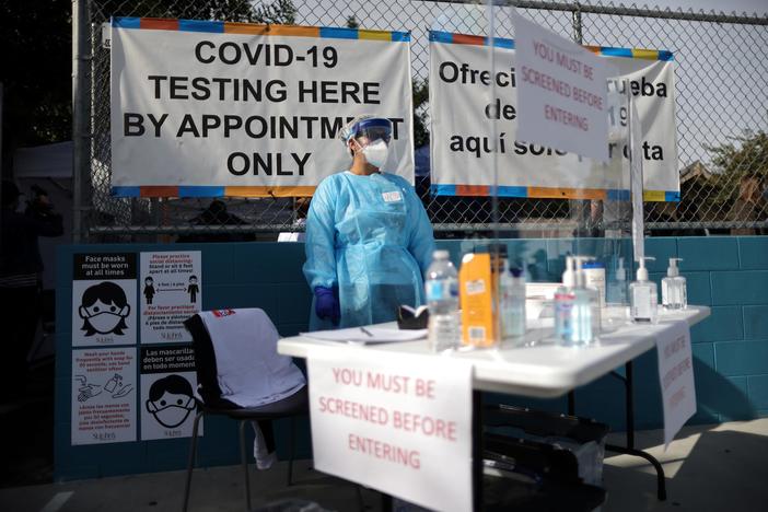 U.S. vaccination campaign struggles to keep pace with infections