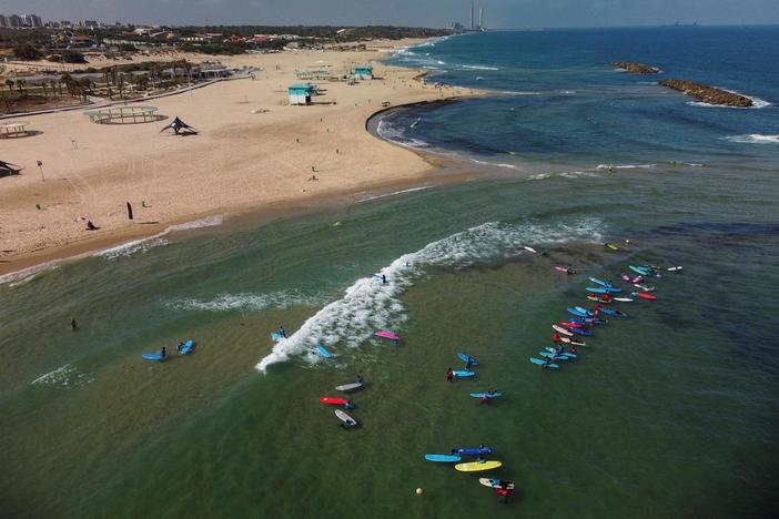Climate change is worsening heat waves in oceans. Here's why that's a problem