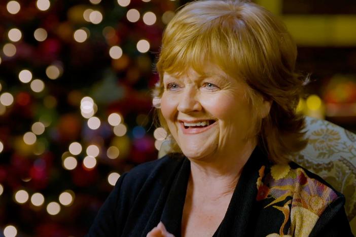 Go behind the scenes of Christmas with The Tabernacle Choir with beloved actress Lesley Nicol.