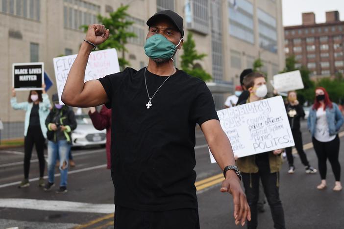 After Ferguson, St. Louis prosecutor tries to bring criminal justice reform