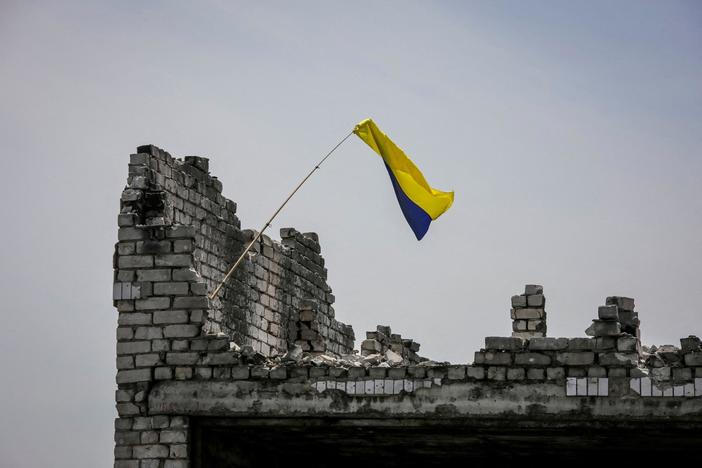 Russia targets Zelenskyy's hometown with missiles as Ukraine continues counteroffensive