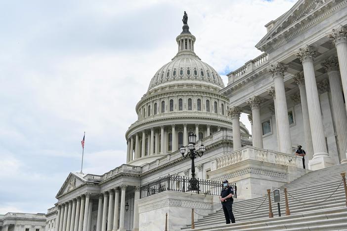 How the presidential race could shape key congressional contests