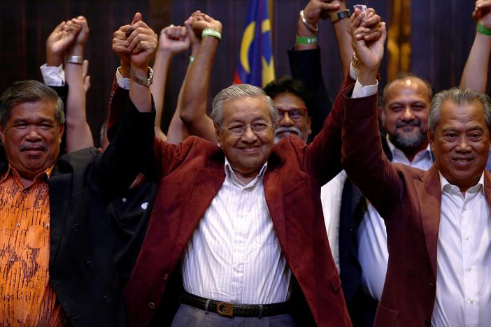 News Wrap: Malaysian election upset ousts ruling party