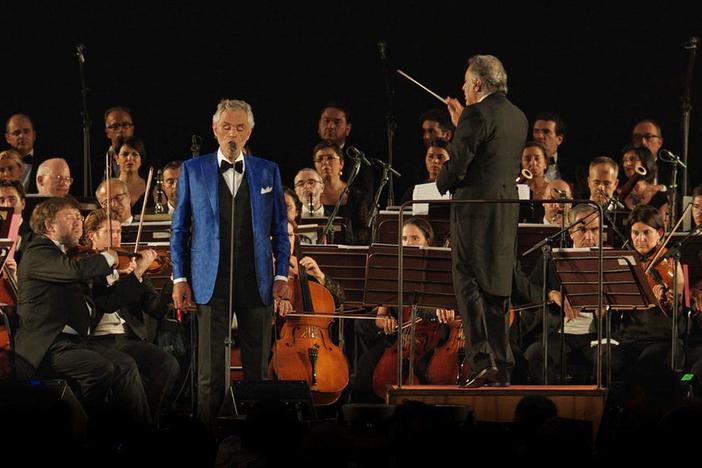 Andrea Bocelli describes the importance of the Palazzo Vecchio.