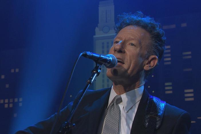 Lyle Lovett performs "Step Inside This House" in tribute to Guy Clark 