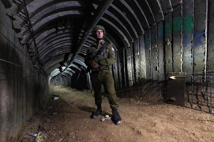 News Wrap: Israeli military finds large Hamas tunnel near northern Gaza border