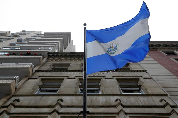 With Salvadorans soon losing protected status in the US, what choices do they face now?