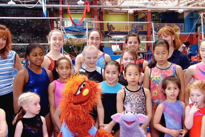 Murray stops by gymnastics school to learn some cool new tricks. 