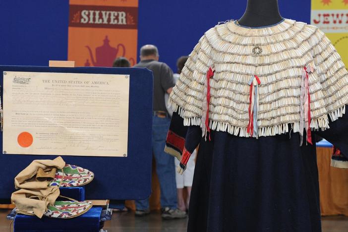 Appraisal: Brule Sioux Collection, ca. 1910, from Bismarck, Hour 2.